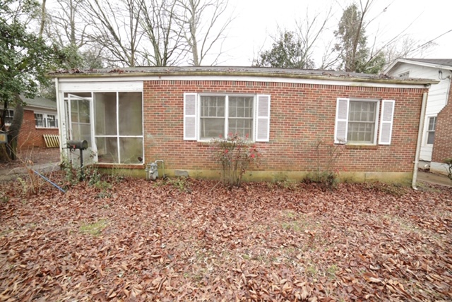 Unlabeled image from blog post called: Little House of Hoarders